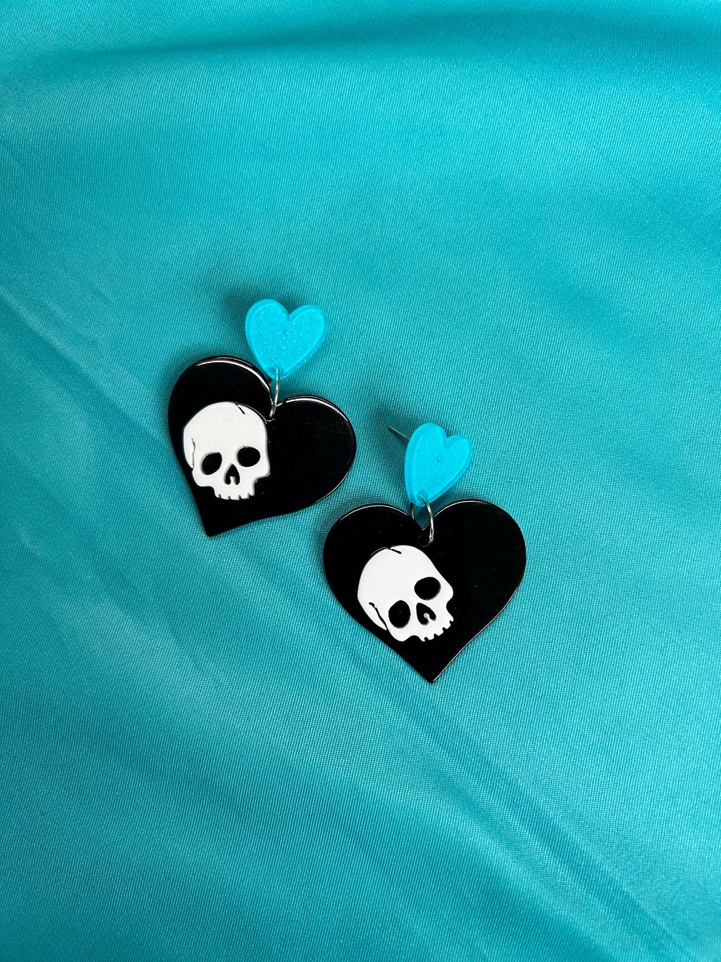 Skull Heart Drop Earrings: Goth Y2K Earrings
